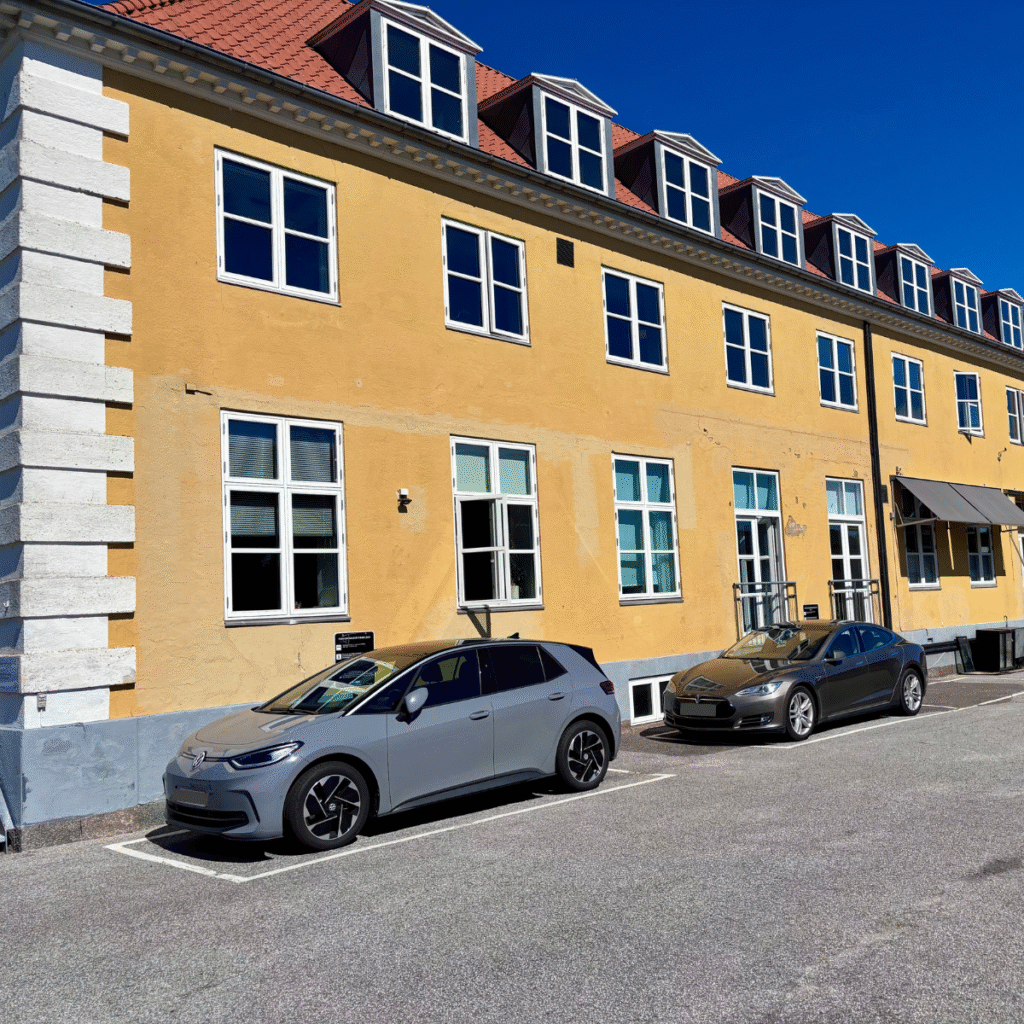 Bygningen med kontorfællesskab og kliniklokaler på Drewsensvej 1C i Silkeborg - Udlejning af erhvervslokaler ved lokalerne.dk